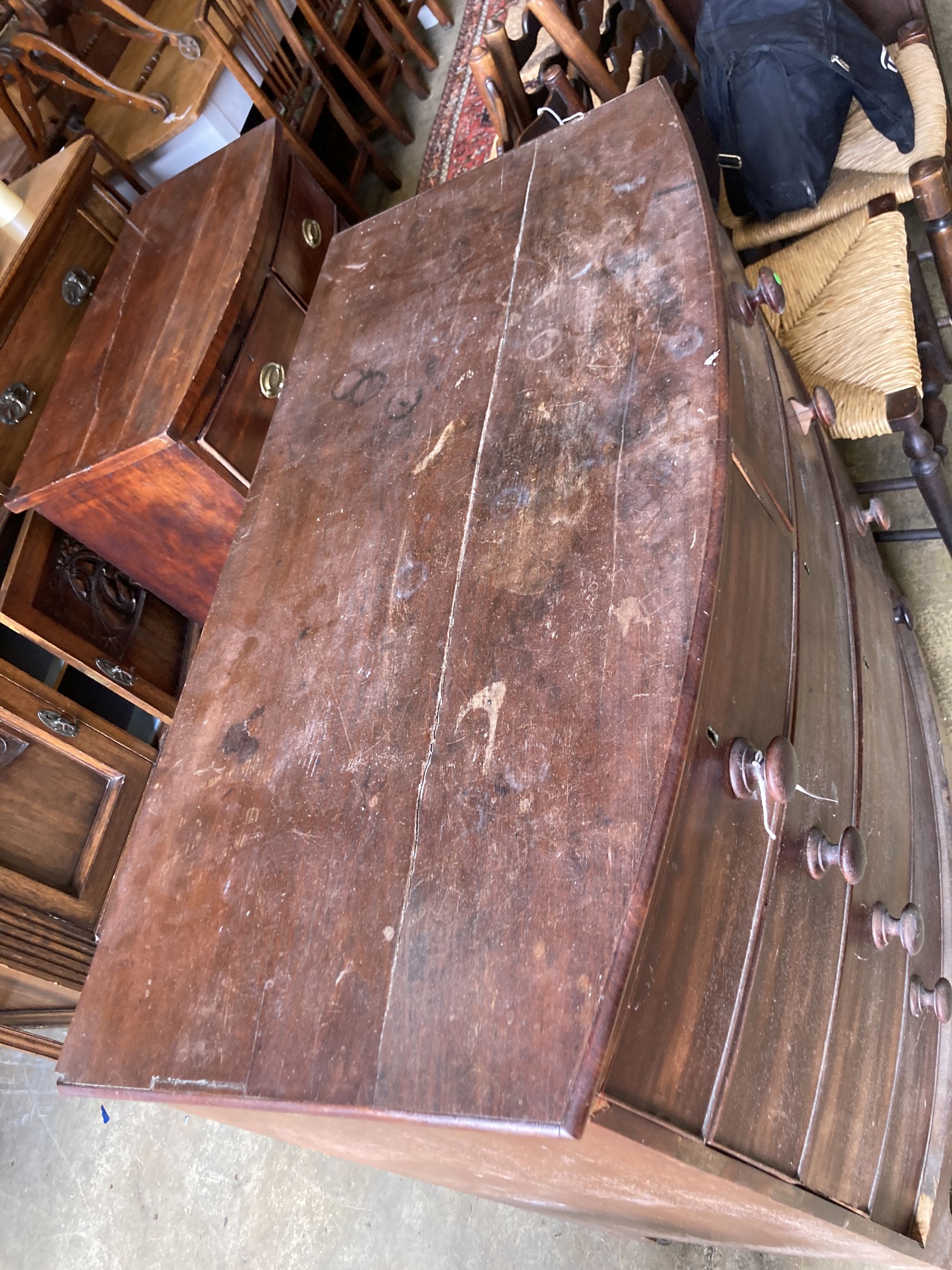 A Regency mahogany bow front chest of drawers, width 106cm, depth 55cm, height 104cm